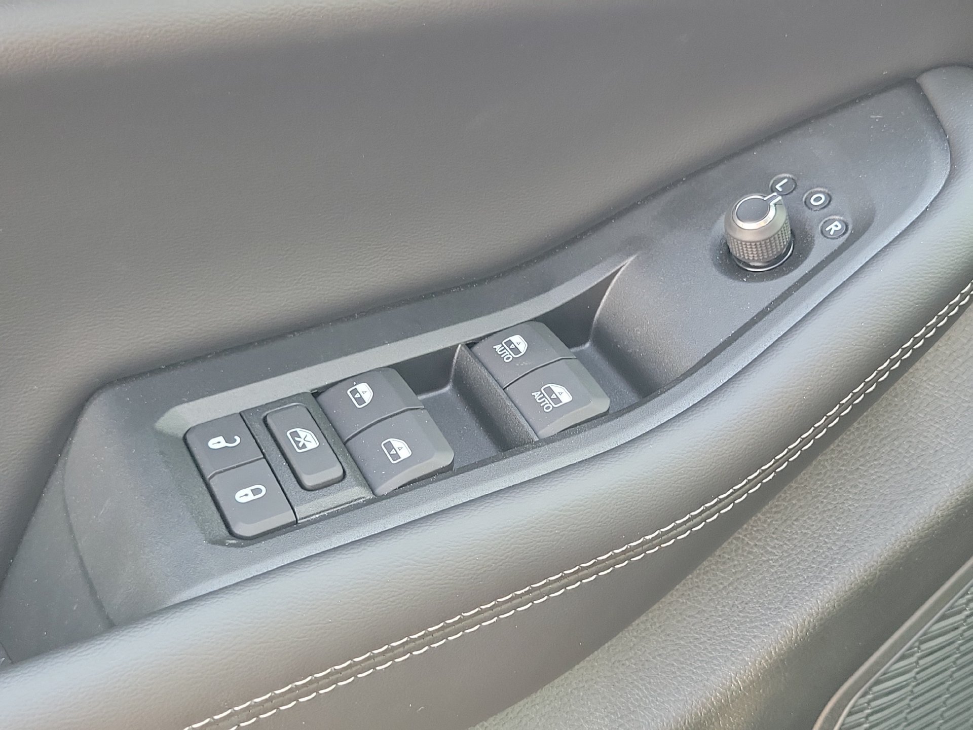 New 2026 Jeep Grand Cherokee Altitude RWD image 11