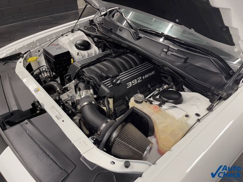 Used 2014 Dodge Challenger SRT8 image 25