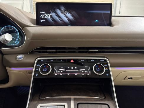 Used 2022 Genesis GV80 2.5T w/ Prestige Package 04 AWD/4WD image 18