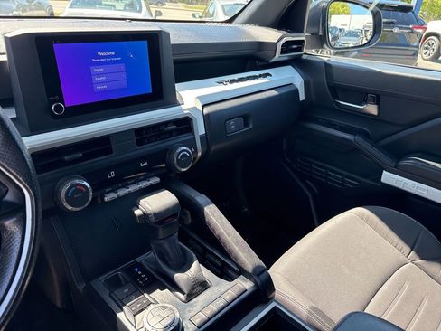Used 2024 Toyota Tacoma TRD Off-Road image 20