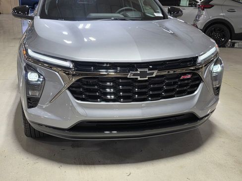 New 2026 Chevrolet Trax RS w/ Sunroof Package image 9