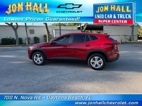 Used 2026 Chevrolet Trax LS FWD image 5
