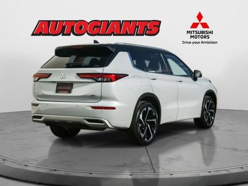 Used 2024 Mitsubishi Outlander SEL image 8