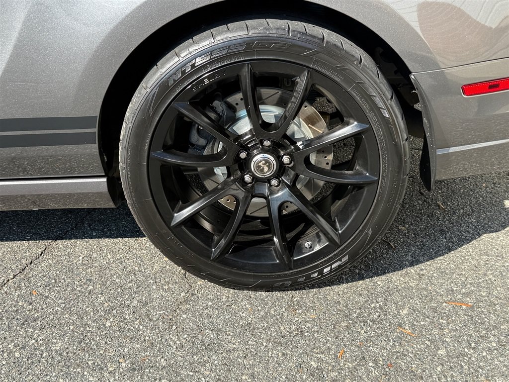 Used 2013 Ford Mustang Shelby GT500 RWD image 19
