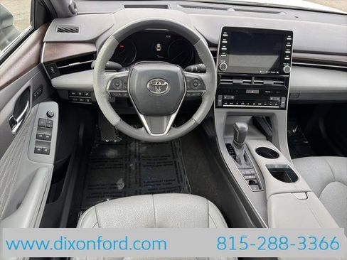 Used 2021 Toyota Avalon Limited image 22