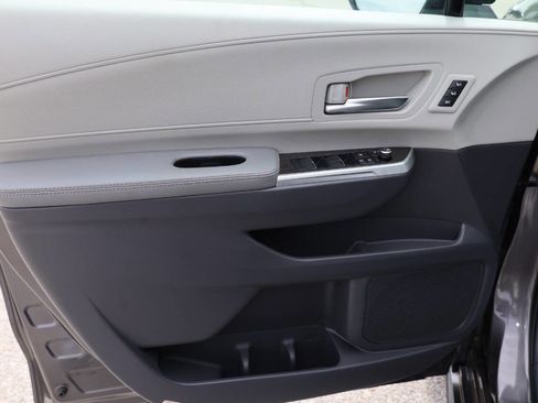 Used 2024 Toyota Sienna Limited AWD/4WD image 12