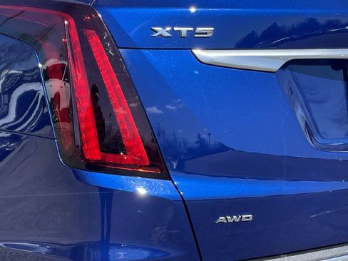 Certified 2023 Cadillac XT5 Premium Luxury image 40