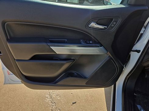 Used 2021 Chevrolet Colorado LT w/ Fleet Safety Package image 12