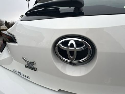 Used 2024 Toyota Corolla SE w/ SE Package image 36