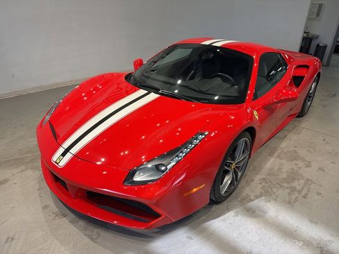 Used 2018 Ferrari 488 Spider image 8