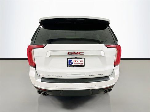 Used 2024 GMC Yukon Denali image 6