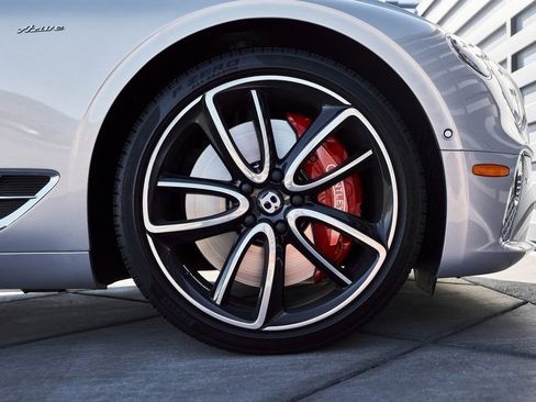 Used 2023 Bentley Continental GT Azure image 21