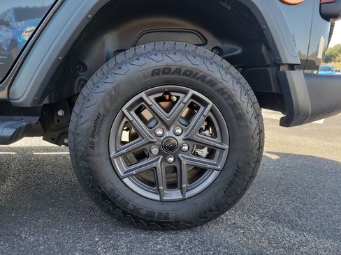 Used 2025 Jeep Wrangler Sport S image 8