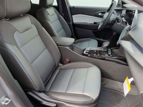 New 2026 Chevrolet Trax LT w/ Driver Confidence Package FWD image 15