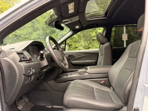 Used 2024 Honda Passport TrailSport image 13