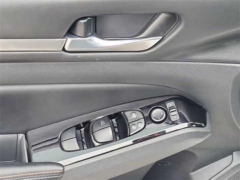 Used 2024 Nissan Altima 2.0 SR image 22