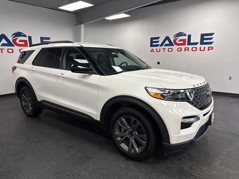 Used 2024 Ford Explorer XLT w/ Equipment Group 202A AWD/4WD image 1