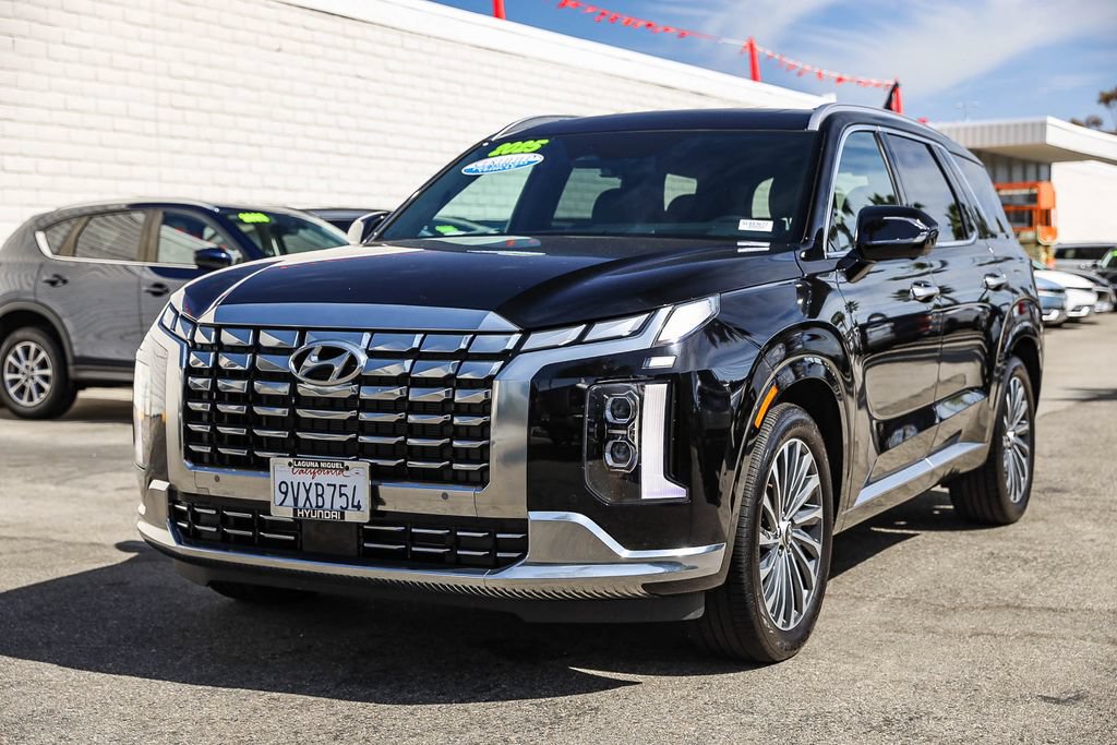 Certified 2025 Hyundai Palisade Calligraphy AWD/4WD image 3