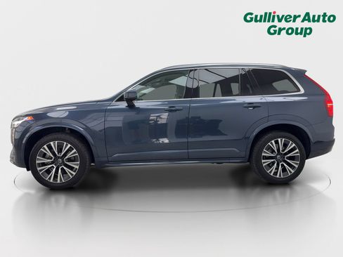Used 2022 Volvo XC90 T5 Momentum w/ Climate Package FWD image 3