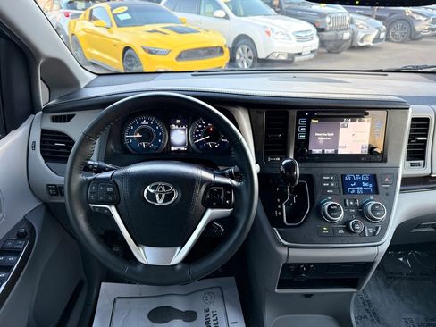 Used 2017 Toyota Sienna XLE w/ XLE Navigation Package image 27