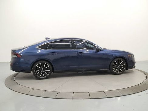 Used 2024 Honda Accord Touring image 7