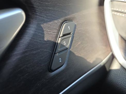 New 2025 Jeep Grand Cherokee L Limited w/ Luxury Tech Group II image 32