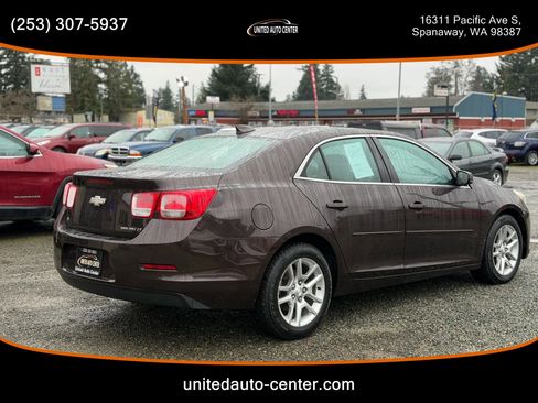 Used 2015 Chevrolet Malibu LT w/ Power Convenience Package image 4