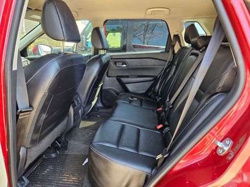 Used 2024 Nissan Rogue SL image 6