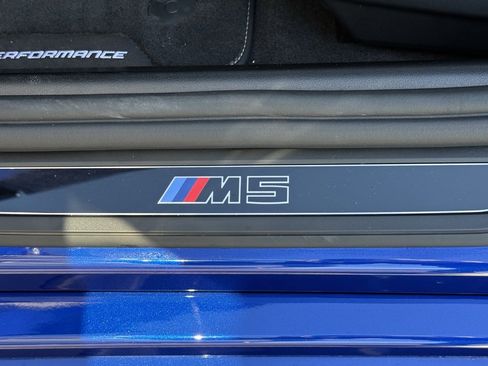 Used 2025 BMW M5 Base w/ Carbon Package image 17
