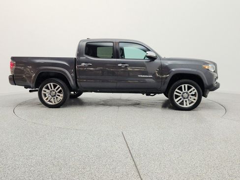 Used 2019 Toyota Tacoma Limited AWD/4WD image 4