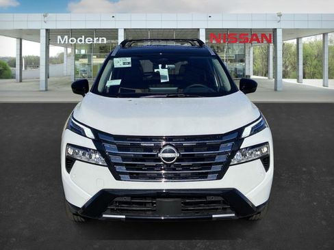 New 2026 Nissan Rogue Platinum image 2