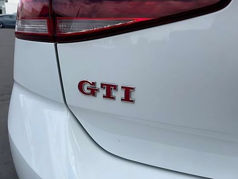 Used 2021 Volkswagen GTI SE FWD image 14