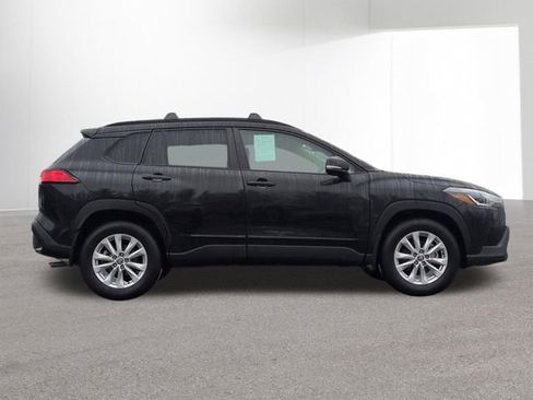 Certified 2023 Toyota Corolla Cross LE w/ Moonroof Package AWD/4WD image 5