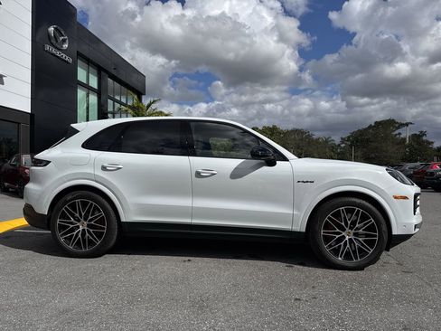 Used 2024 Porsche Cayenne S image 24