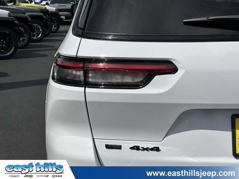 Certified 2023 Jeep Grand Cherokee L Laredo AWD/4WD image 12