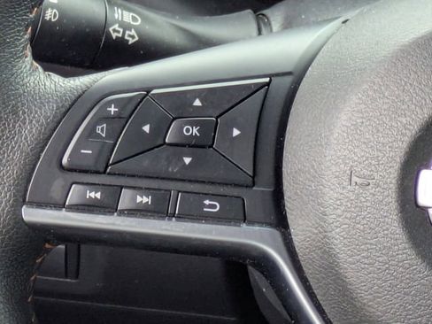 Used 2024 Nissan Kicks SR w/ SR Premium Package FWD image 18