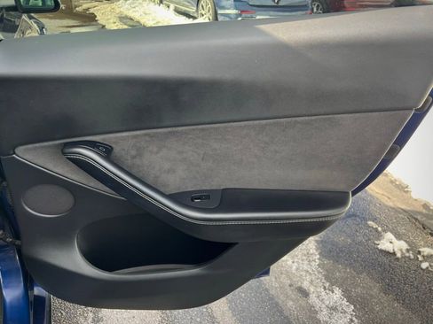 Used 2021 Tesla Model Y Long Range image 28