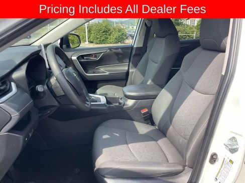 Used 2024 Toyota RAV4 XLE AWD/4WD image 18