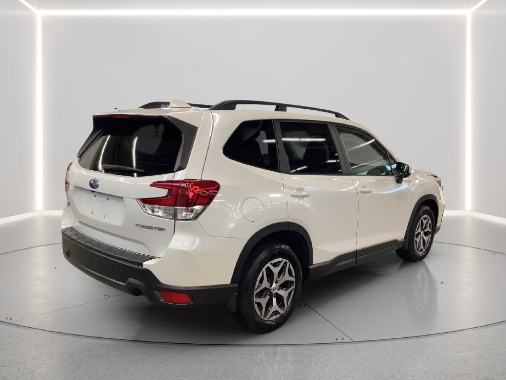 Used 2020 Subaru Forester Premium AWD/4WD image 6