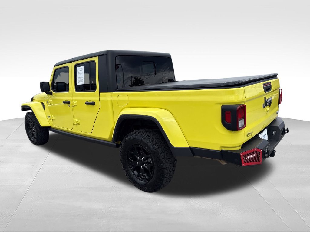 Used 2023 Jeep Gladiator Overland AWD/4WD image 3