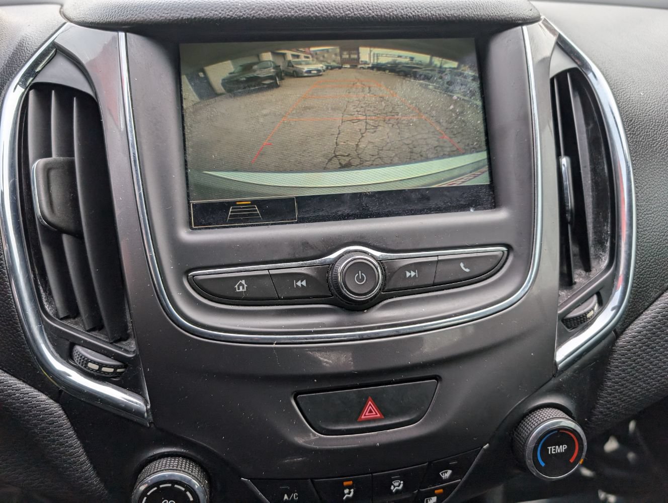 Used 2019 Chevrolet Cruze LS FWD image 23