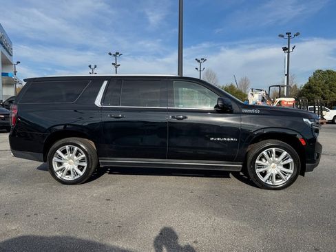 Used 2023 Chevrolet Suburban High Country image 2