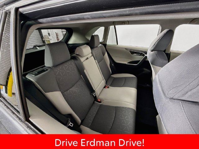 Certified 2021 Toyota RAV4 XLE FWD image 27