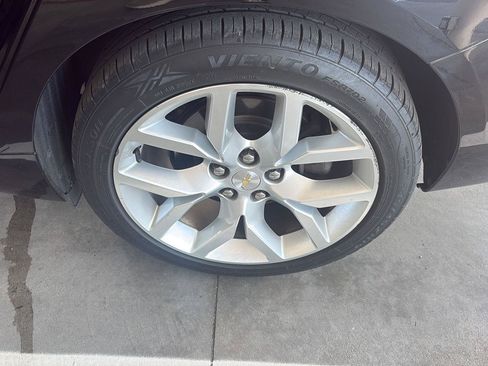 Used 2019 Chevrolet Impala Premier FWD image 25