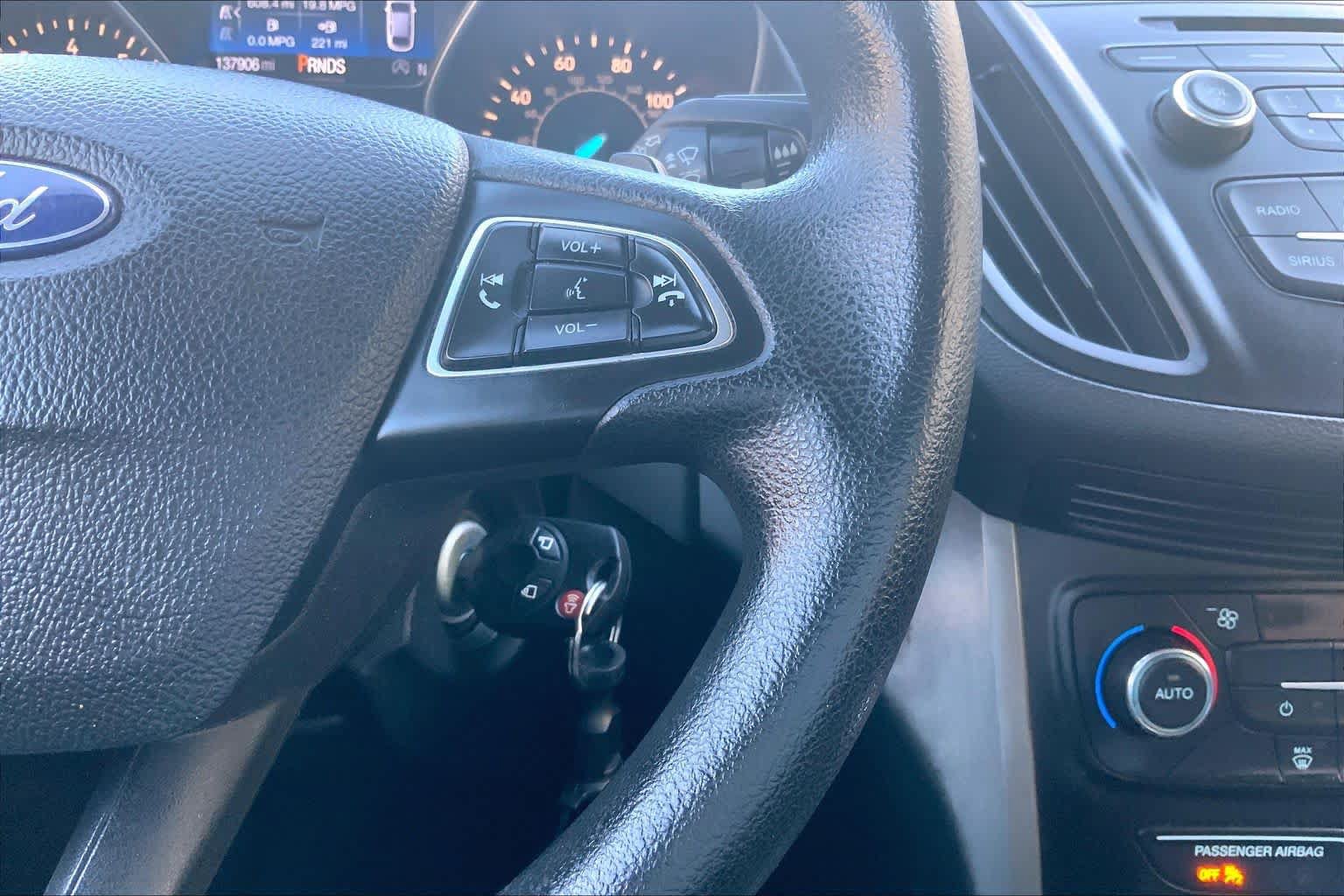 Used 2017 Ford Escape SE AWD/4WD image 25