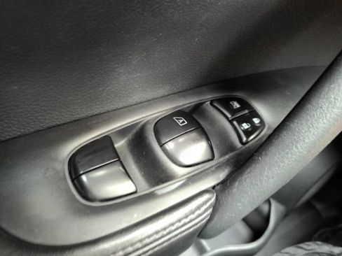 Used 2020 Nissan Rogue SL FWD image 37