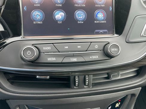 Used 2017 Buick Envision Essence image 11