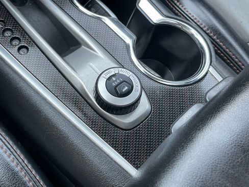 Used 2019 Nissan Pathfinder SL image 39