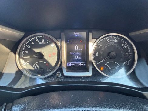 Used 2016 Toyota Tacoma Limited w/ Exterior Package image 11