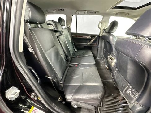 Used 2017 Lexus GX 460 image 29
